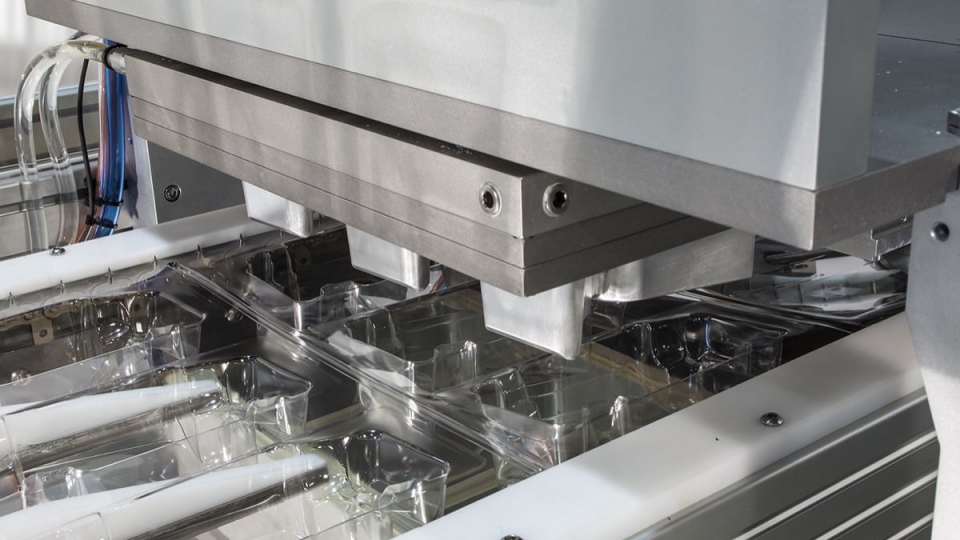 2-mdc-minipack-thermoforming-forming-station-1200 RND Automation's Small Run Thermofomers