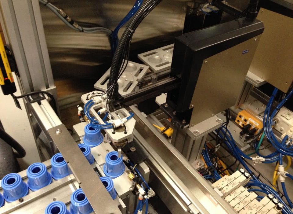 Pneumatic Schunk pick-and-place unit for automated material handling