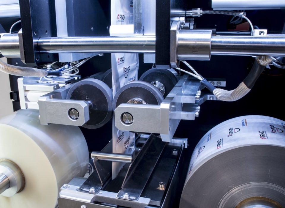 5-mdc-kanga-poucher-feed-servo-rollers-1200 RND's Kanga Poucher with MDC Packaging