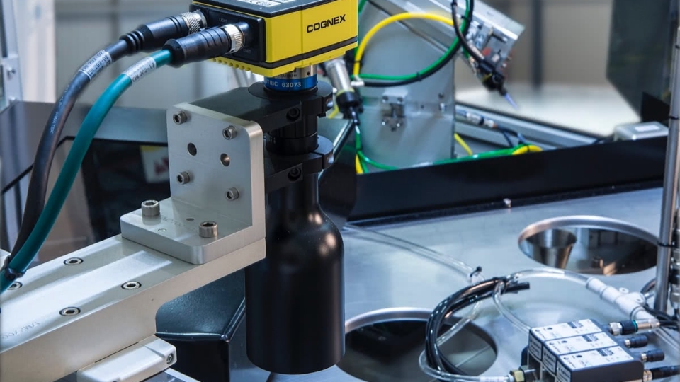 2-cognex-machine-vision-inspection-1200 Cognex machine vision system inspecting components on automation line